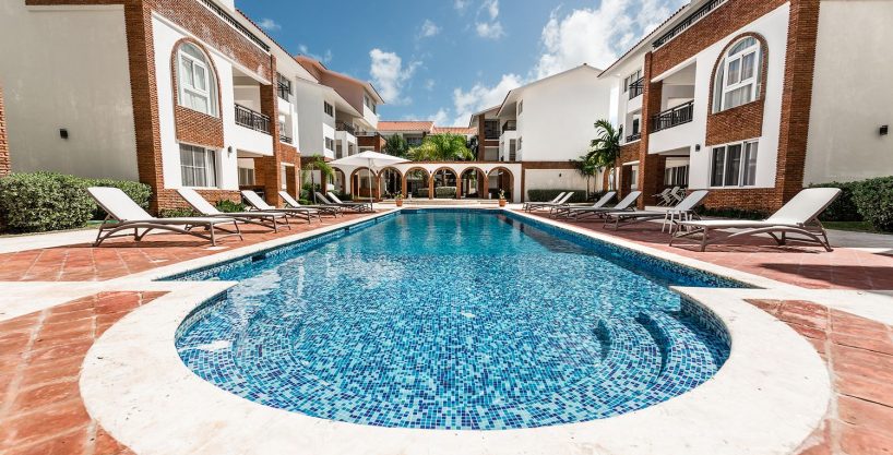 For rent 2 bedrooms condo in Coral Village