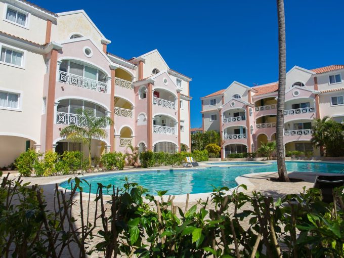 Affordable apartment near the beach