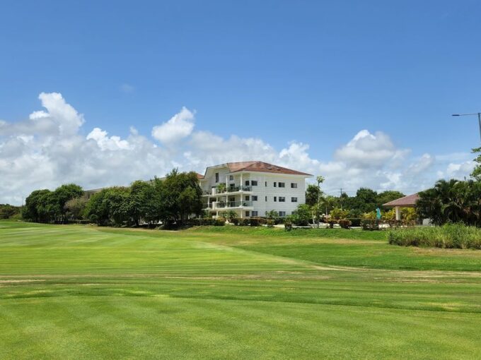 Spacious condo in Golf Residence