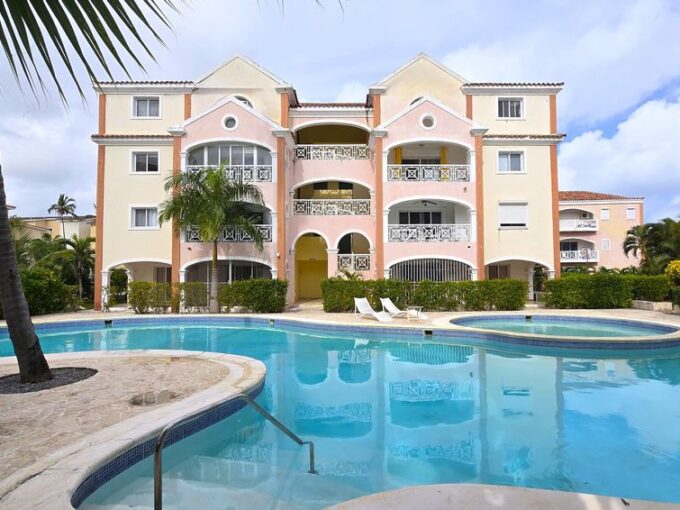 Apartment with great location near the beach in Bavaaro, Punta Cana for sale